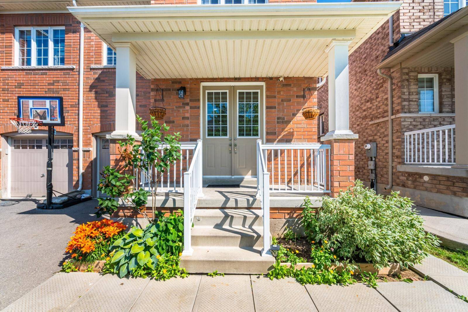 Brampton, ON L6X 5K4,4 Vezna CRES