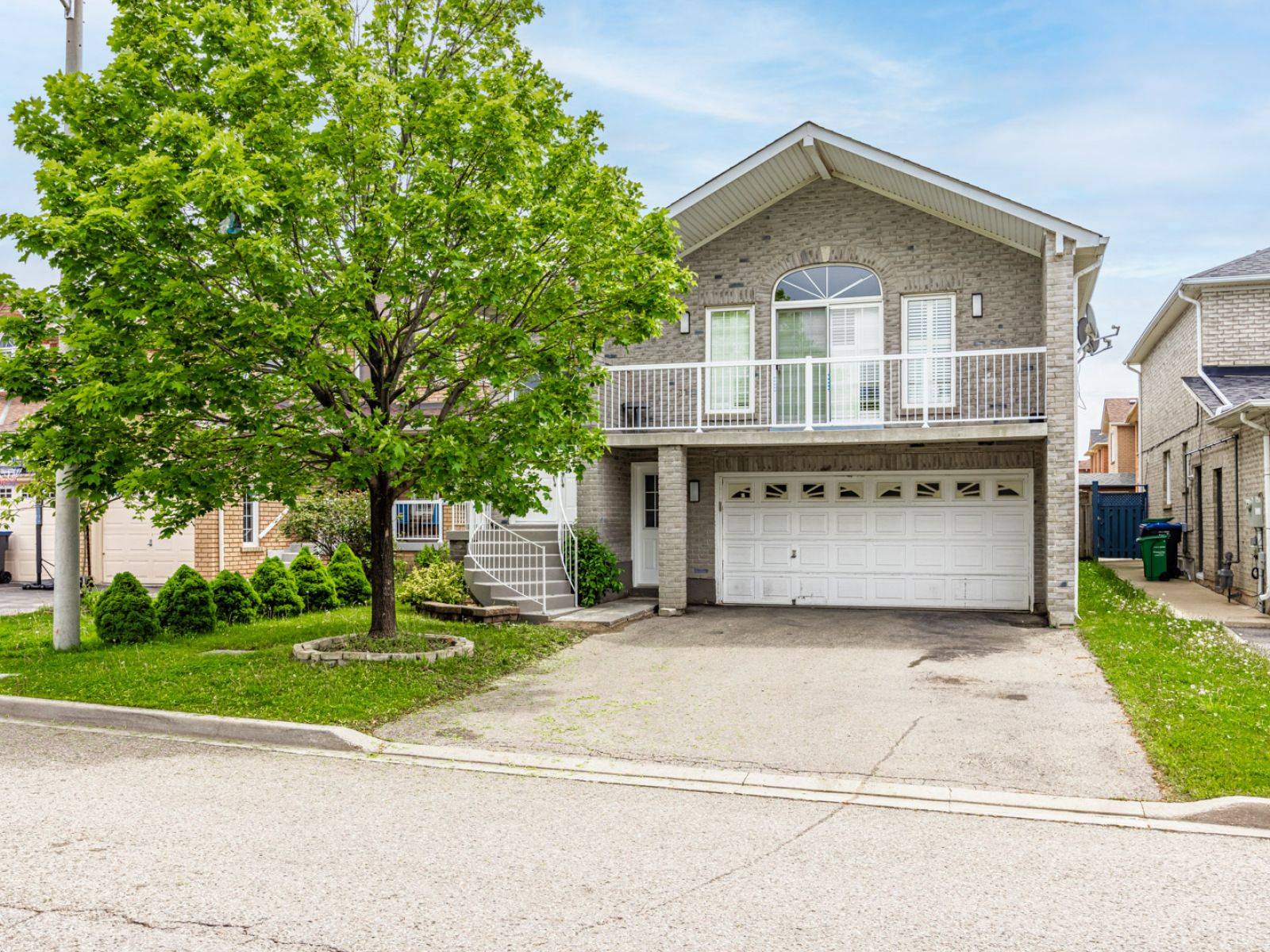 140 Yuile CT #(upper level), Brampton, ON L6Y 5J6