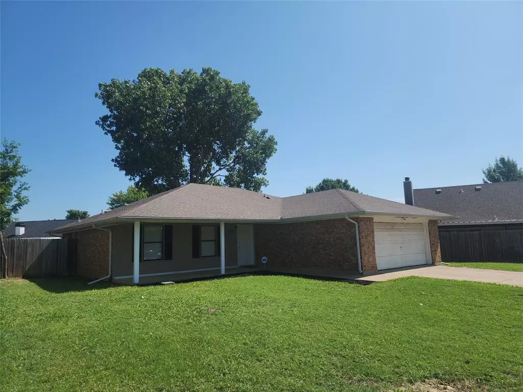 Saginaw, TX 76179,208 Cambridge Drive