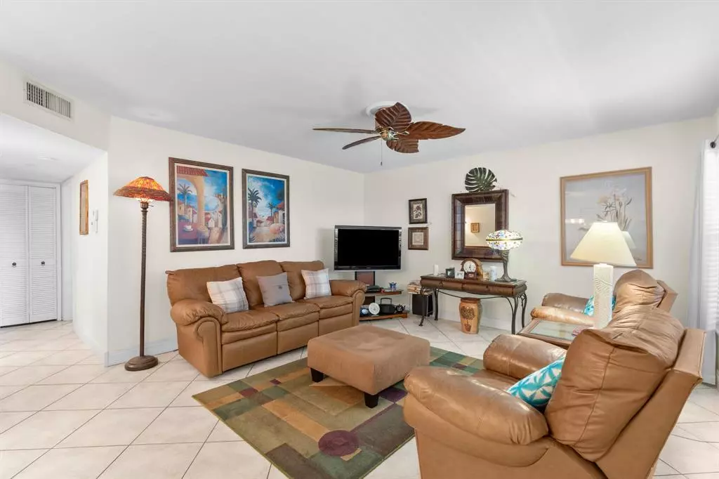 Pompano Beach, FL 33060,100 SE 6th Ave #304