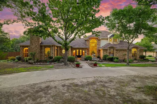 201 Split Rock Terrace,  Ovilla,  TX 75154