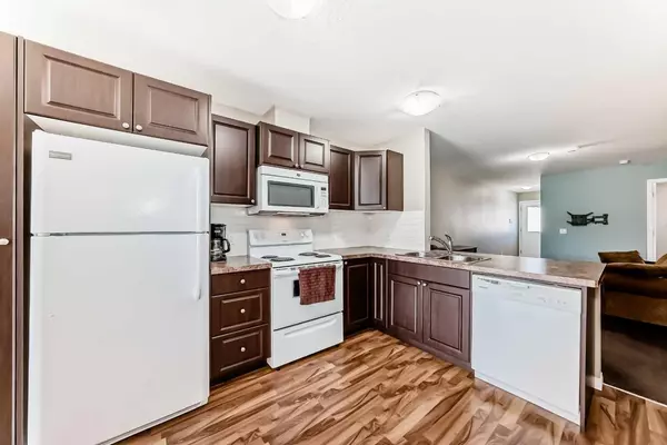 Strathmore, AB T1P 1B8,134A 6 AVE #A