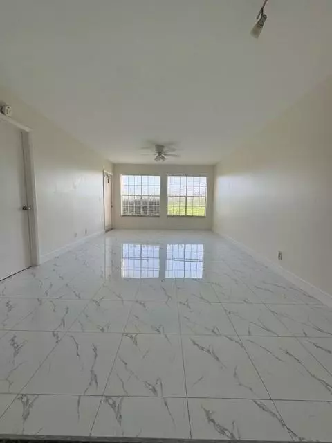 Boca Raton, FL 33433,6300 LA COSTA DR #C