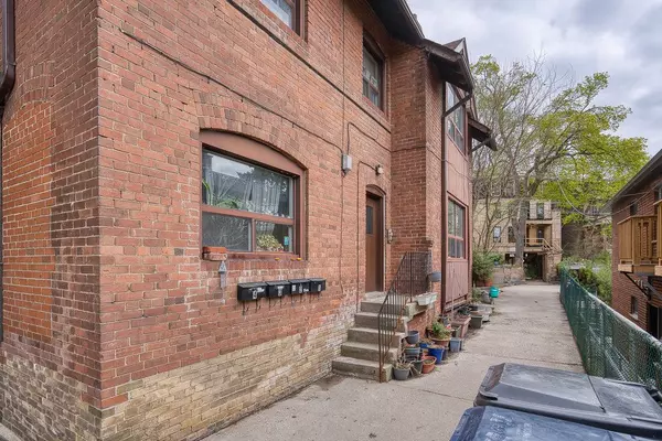 Toronto W02, ON M6P 2G1,24 Indian Road CRES