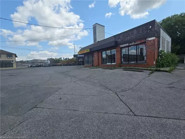 693 Hamilton RD, London East, ON N5Z 1T5