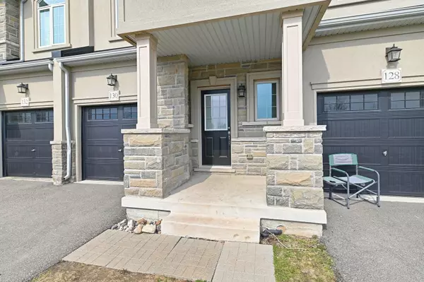 Hamilton, ON L5B 1W4,130 Mosaic DR