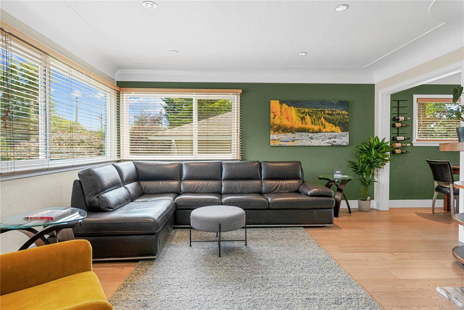 Saanich, BC V9A 2M7,2890 Inlet Ave