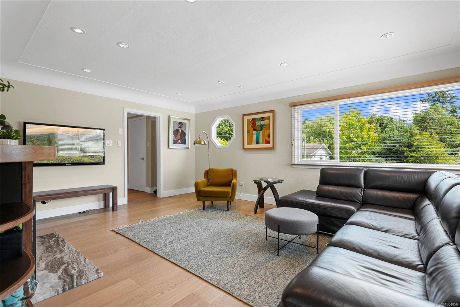 Saanich, BC V9A 2M7,2890 Inlet Ave
