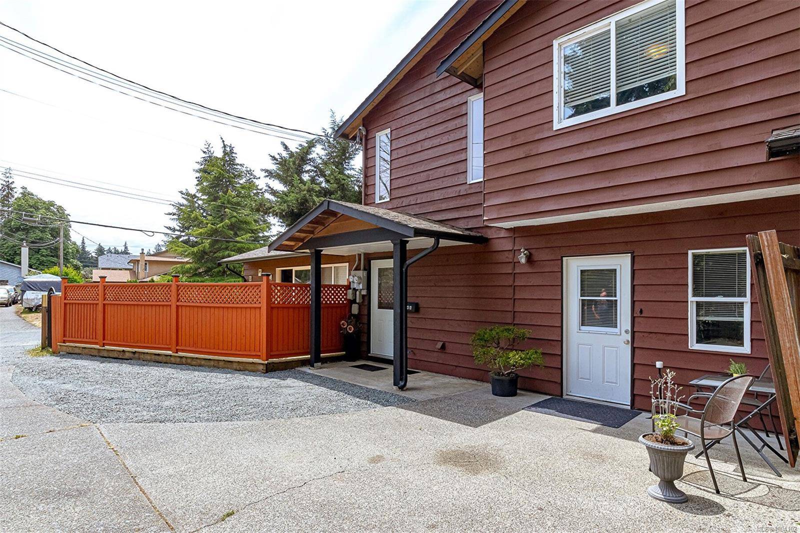 614 Evans Dr #A, Colwood, BC V9B 5E4