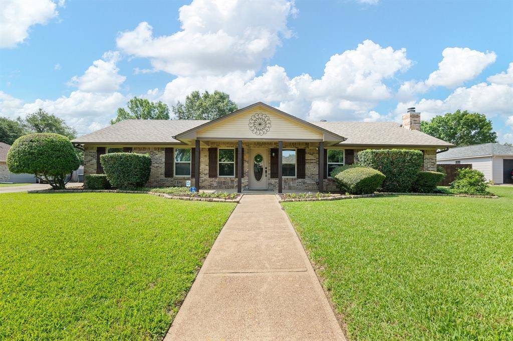 310 Singletree Street, Highland Village, TX 75077