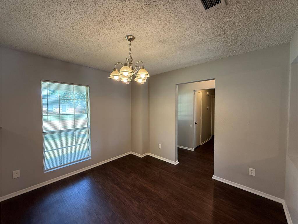 Dallas, TX 75217,10006 Everton Place