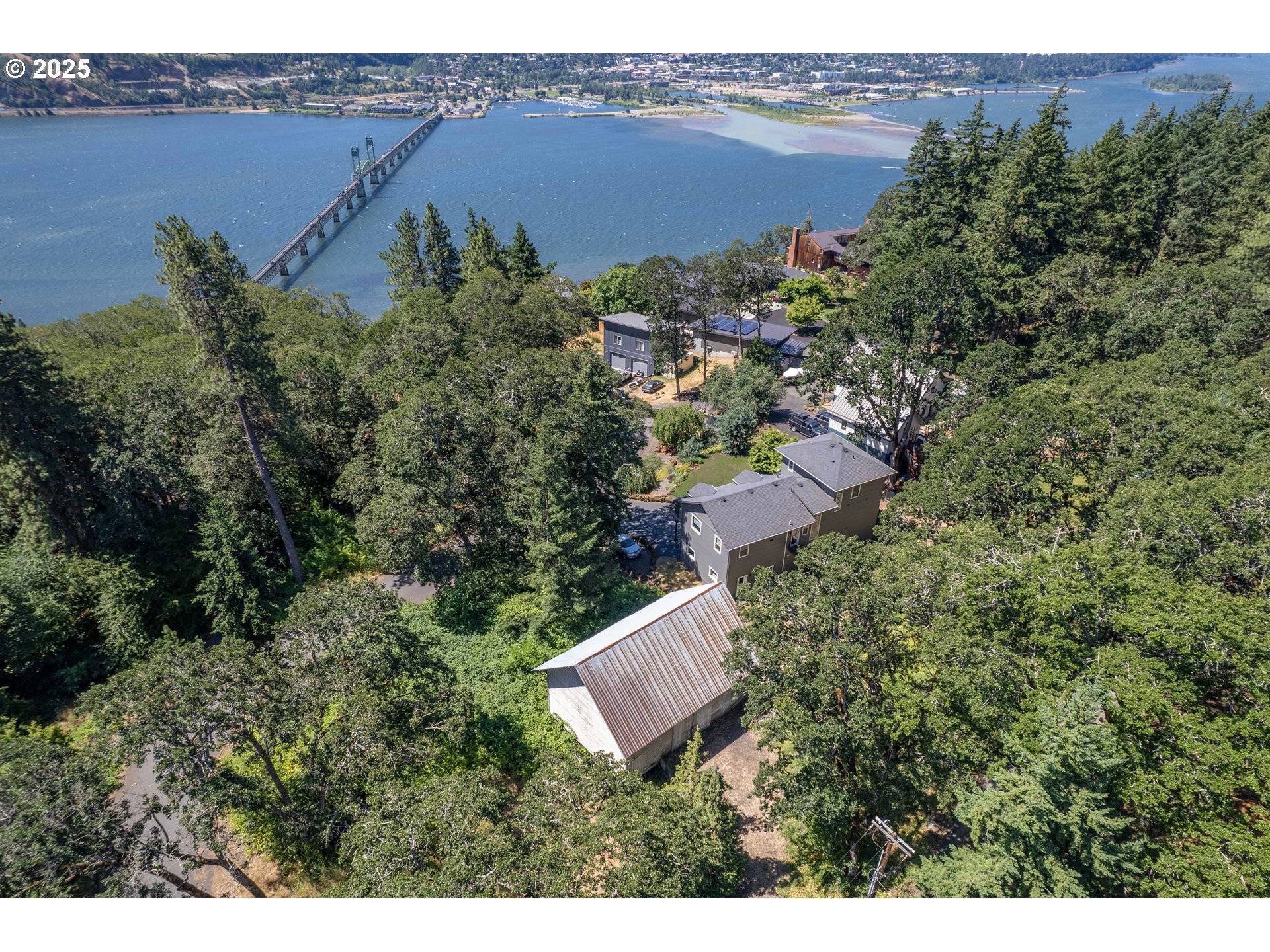 White Salmon, WA 98672,102 SW GARFIELD AVE