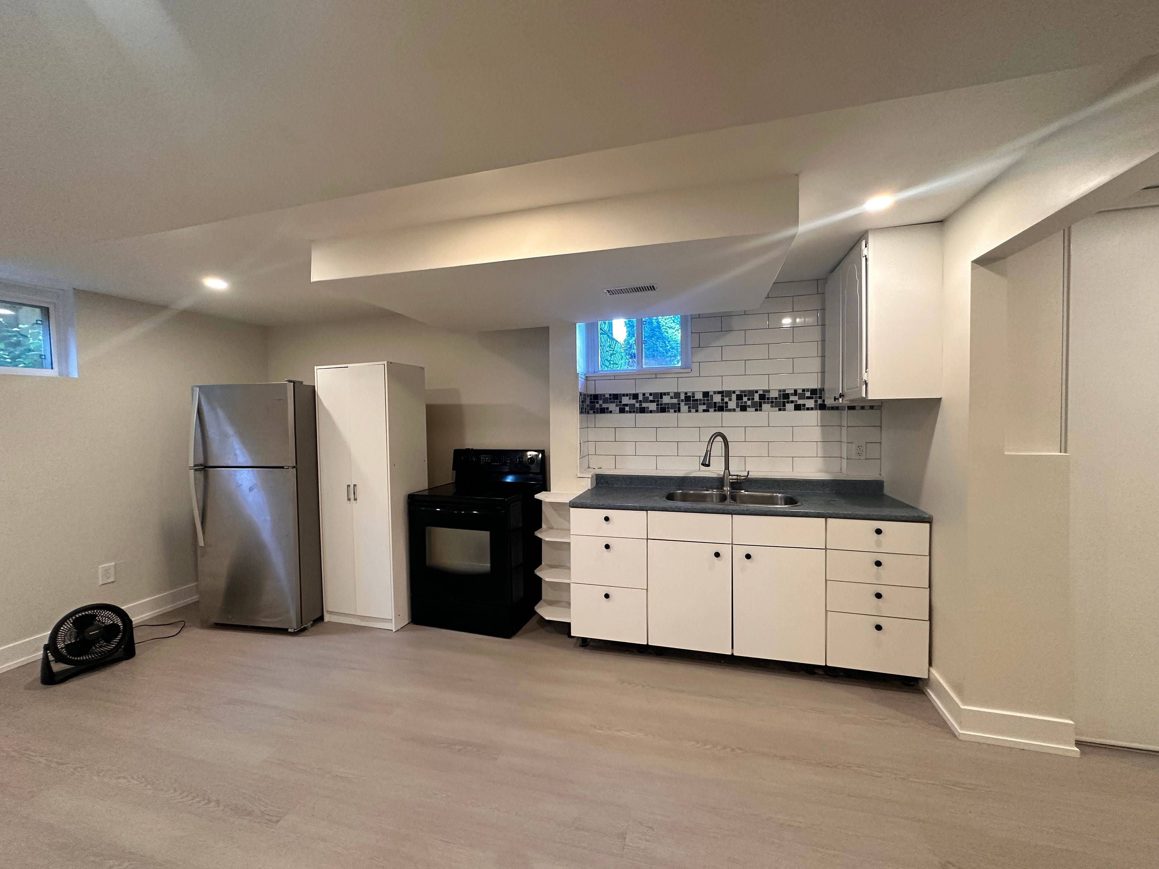 Whitby, ON L1N 5K7,925 Annes ST #Bsmt