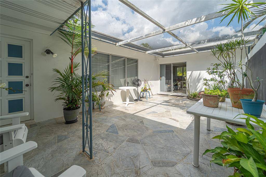Plantation, FL 33317,131 SW 58th Ave