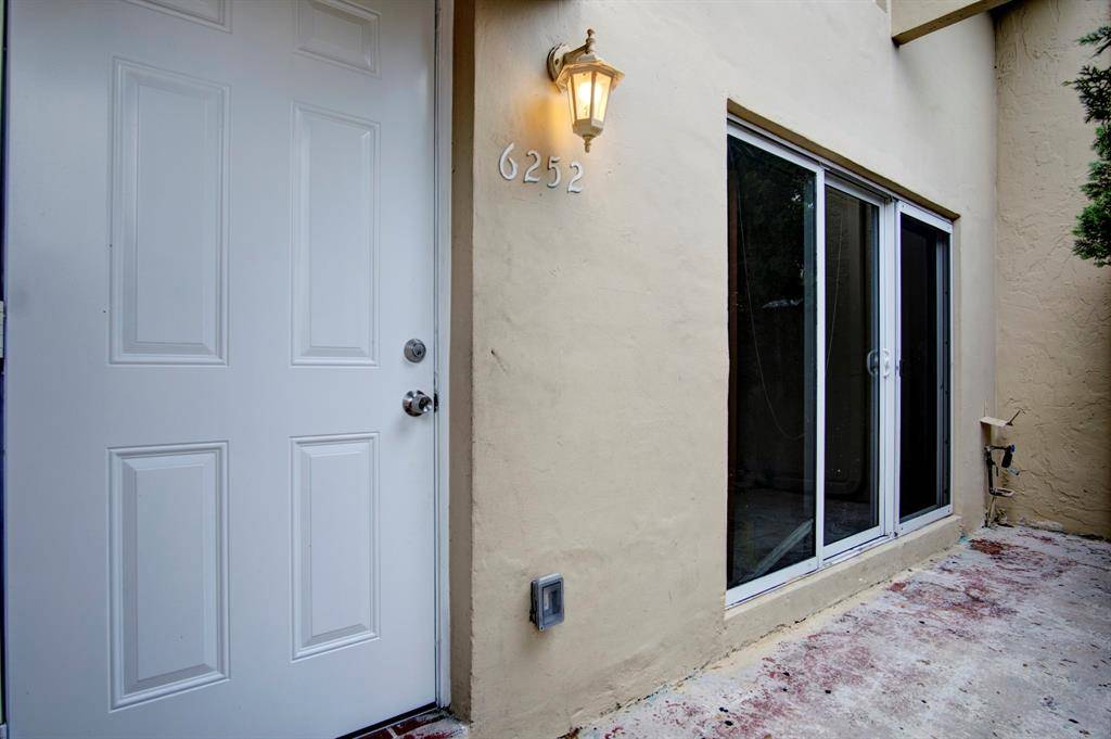 North Lauderdale, FL 33068,6252 Highland Ct #6252