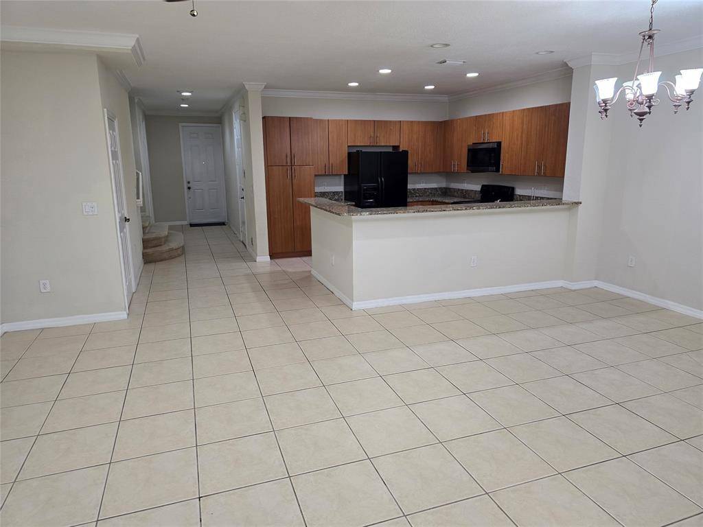 Lake Worth, FL 33463,6280 S Military Trl #605