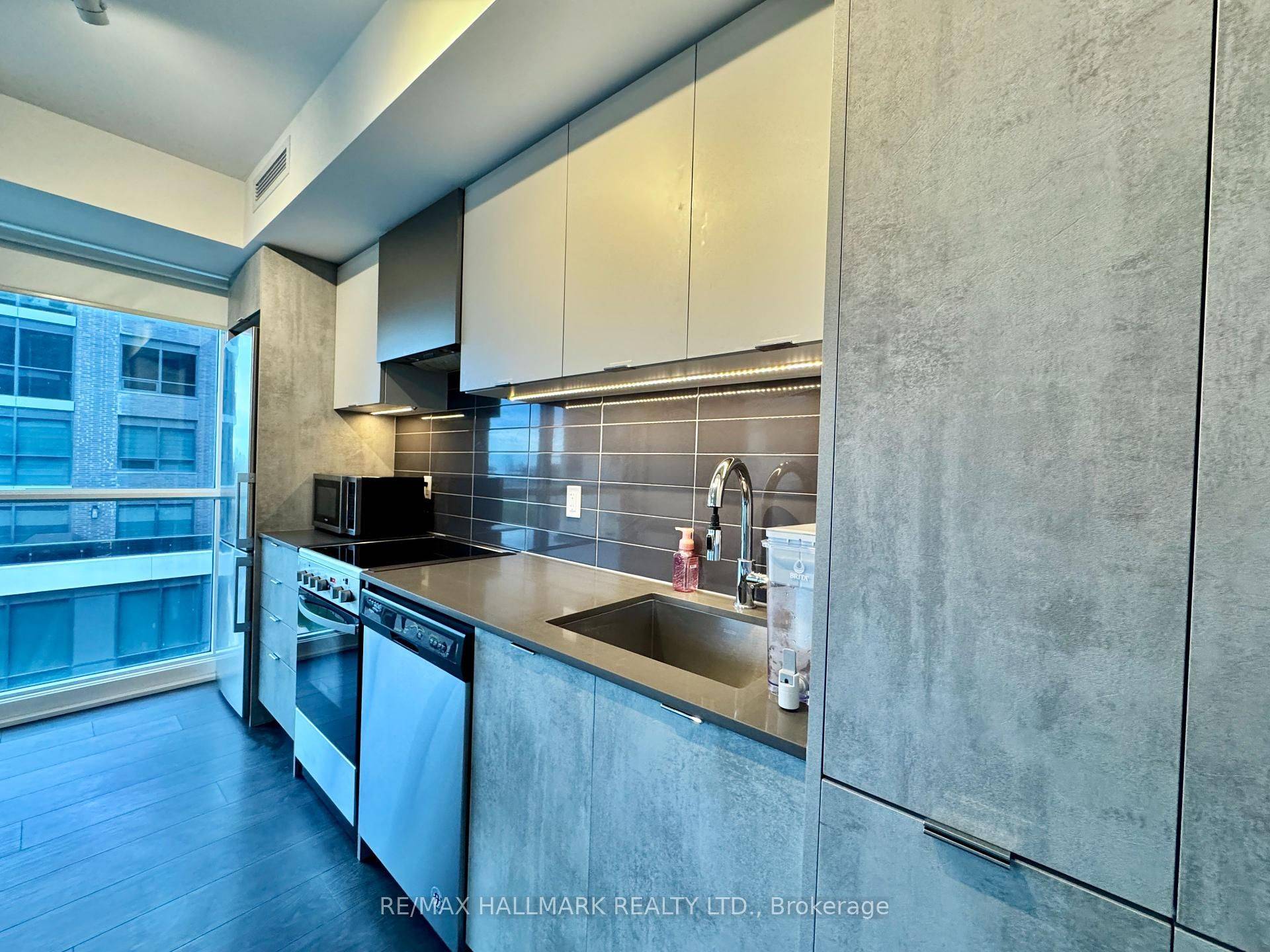 Toronto W08, ON M9B 6L6,26 Gibbs RD #545