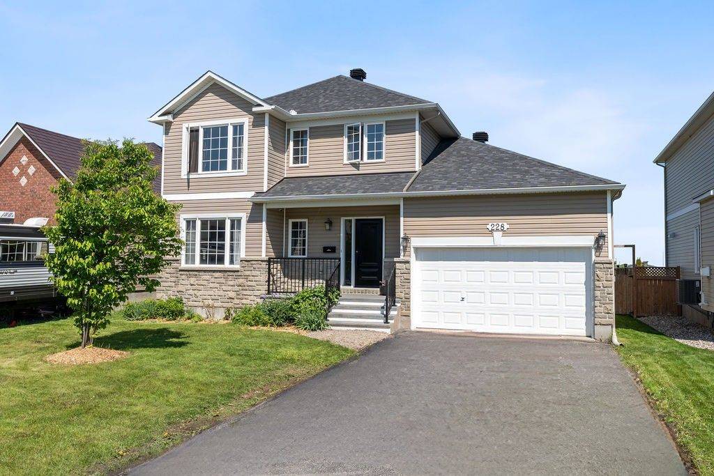 228 Labelle ST, Russell, ON K0A 1W1
