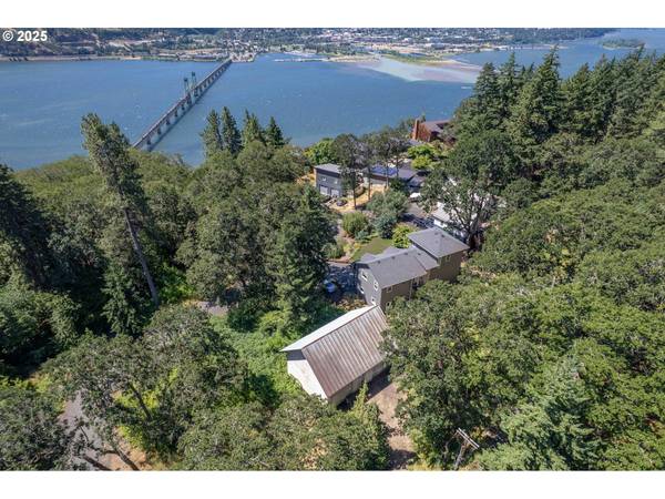 White Salmon, WA 98672,102 SW GARFIELD AVE
