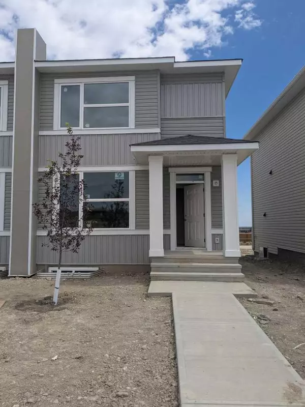 1937 McCaskill DR, Crossfield, AB T0M 0S0