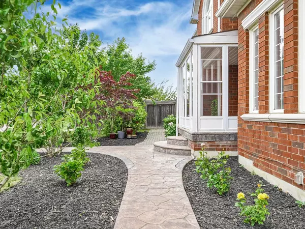 Richmond Hill, ON L4S 2V6,78 Toporowski AVE