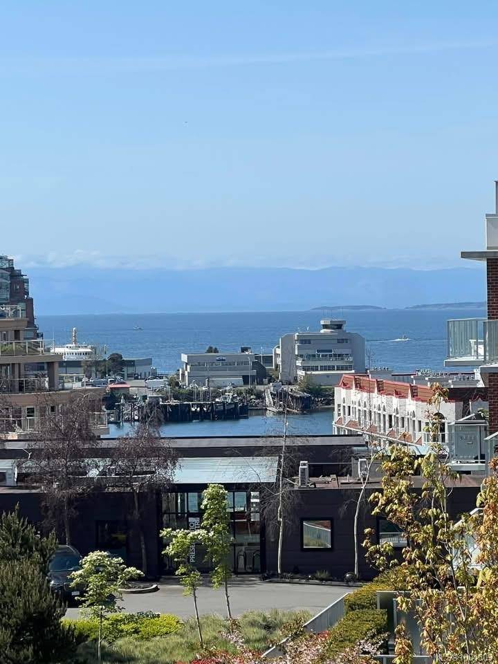 83 Saghalie Rd #401, Victoria, BC V9A 0E7