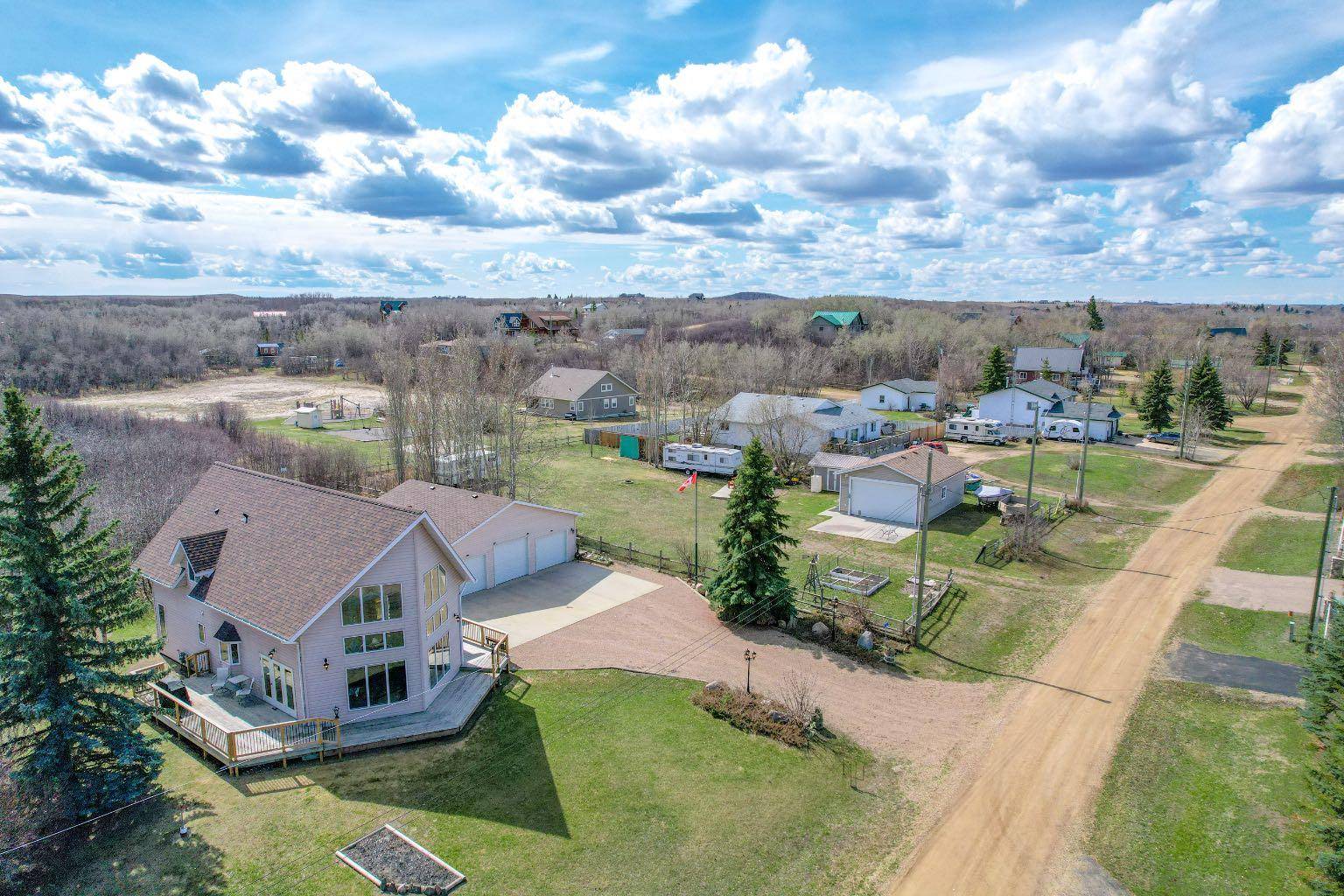 21 Aimie AVE, White Sands, AB T0C 2L0