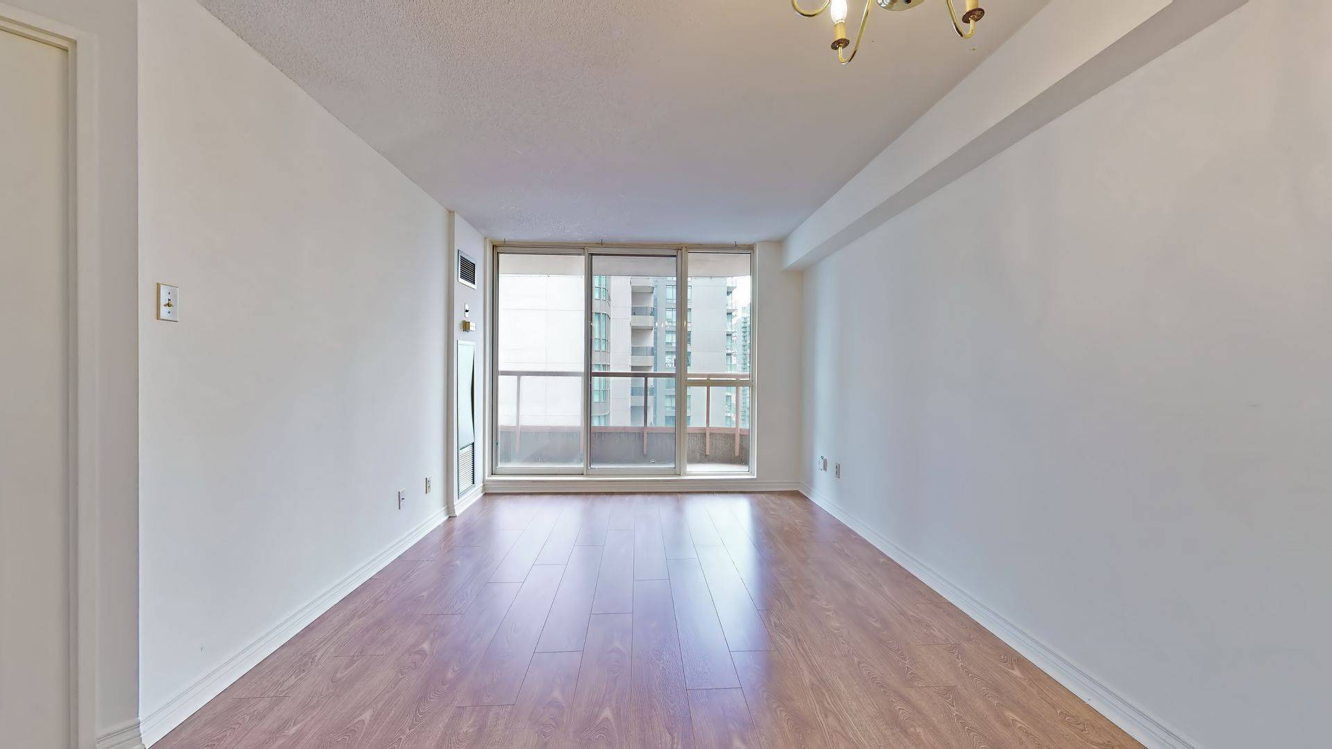 Toronto C01, ON M5G 1N6,736 Bay ST #2508