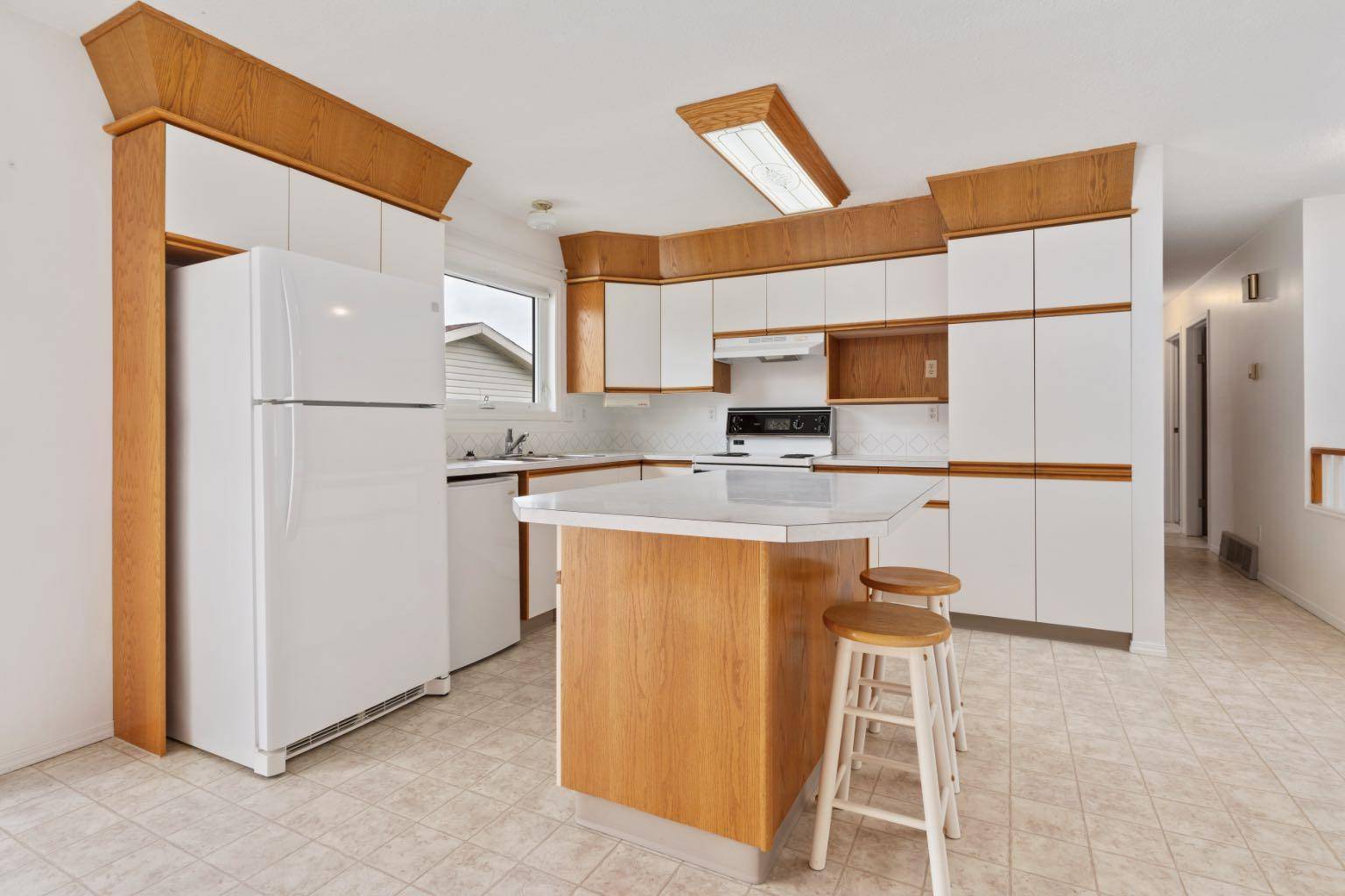 Camrose, AB T4V 4H1,6104 54 AVE