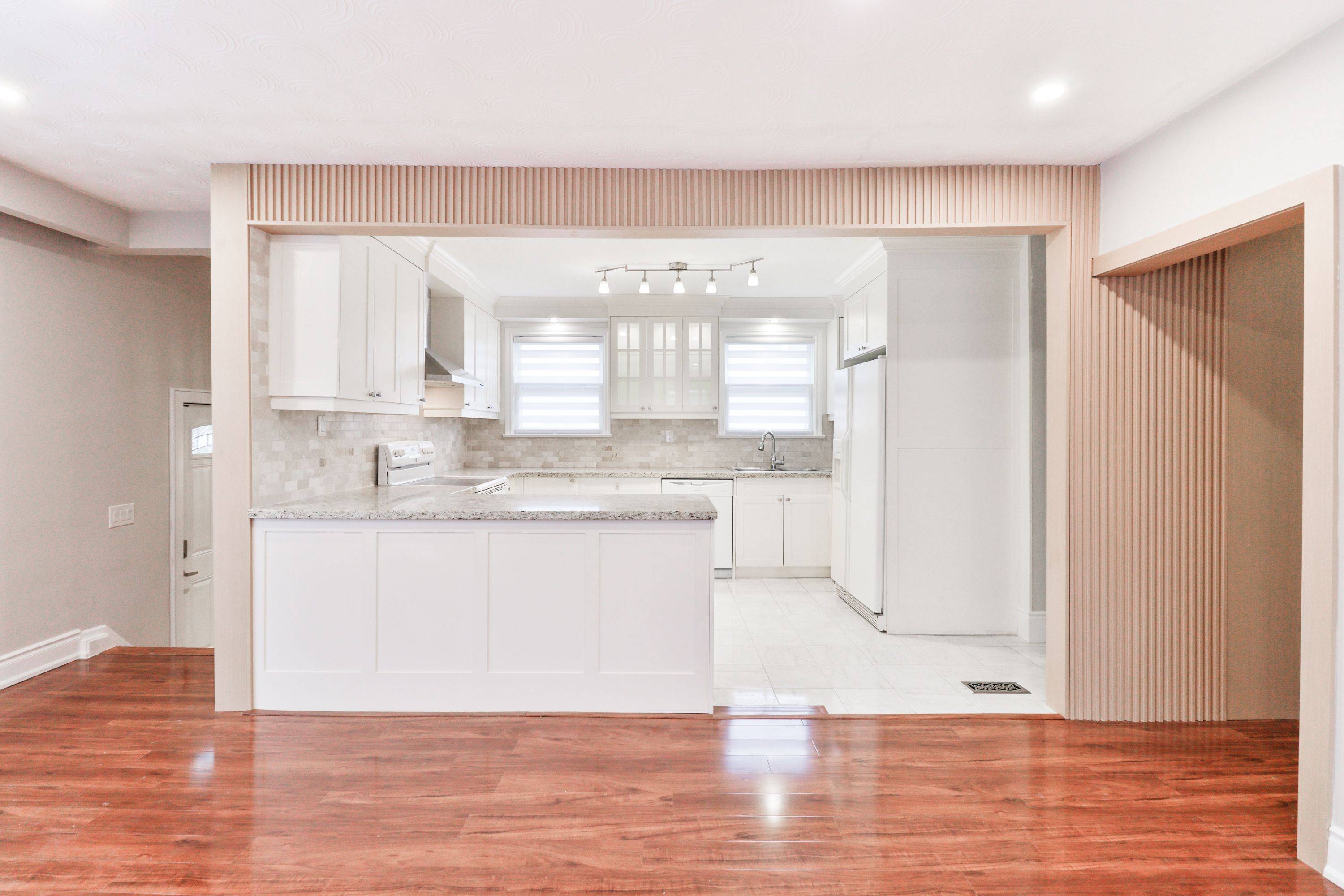 Toronto C07, ON M2M 1M3,188 Pleasant AVE #Main floor