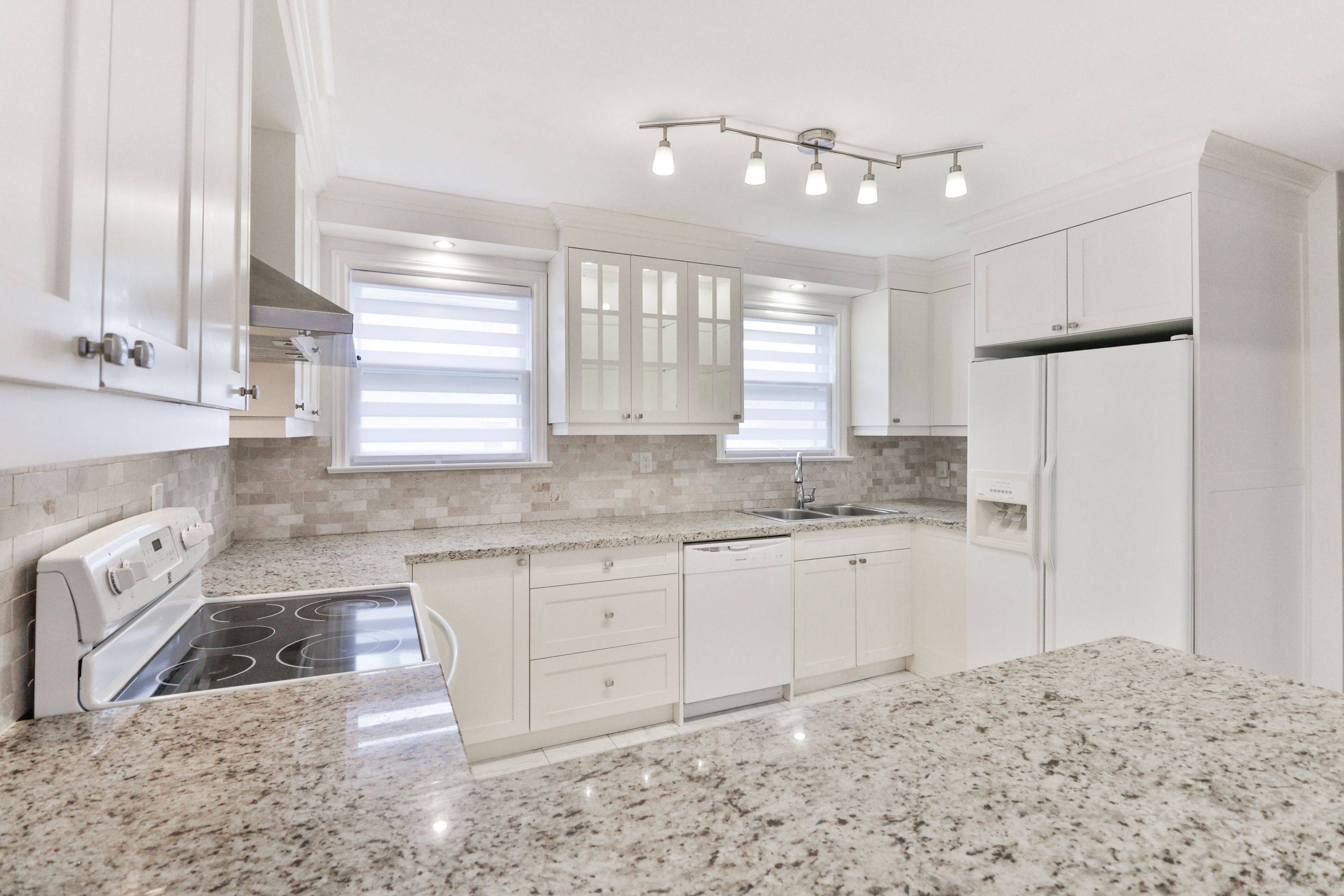 Toronto C07, ON M2M 1M3,188 Pleasant AVE #Main floor