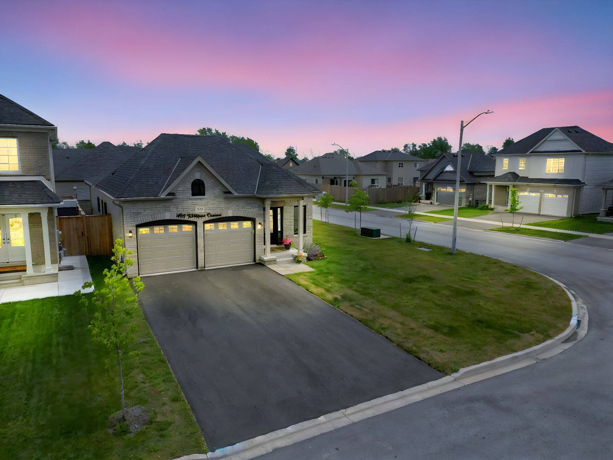 Fort Erie, ON L2A 0E9,414 Williams CRES S