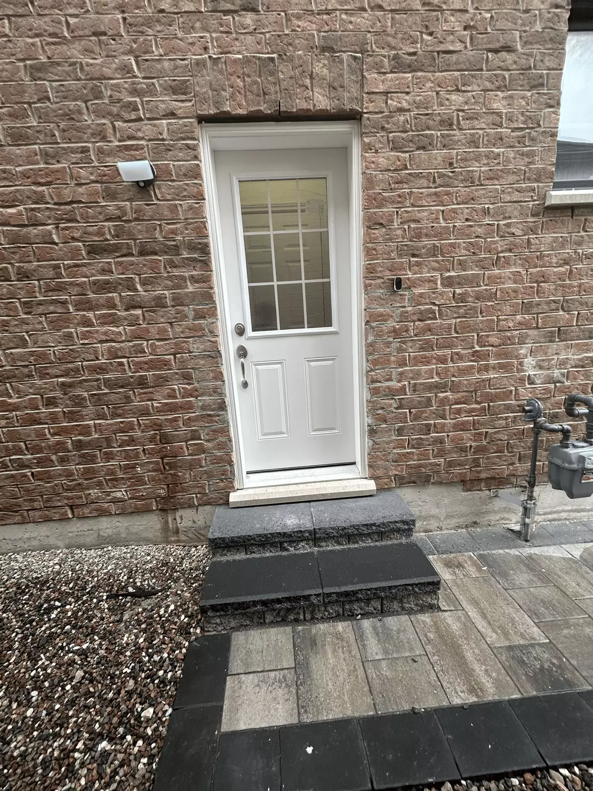 Whitby, ON L1P 0J7,47 MULGRAVE ST