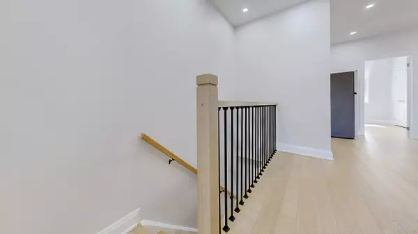 Toronto W03, ON M6N 2Z2,217 Osler ST #Upper