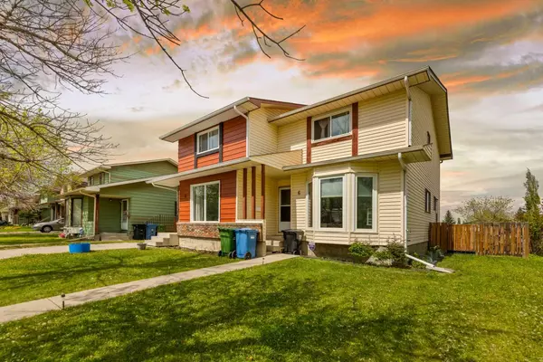 Calgary, AB T3K 1B3,6 Berkley Close NW