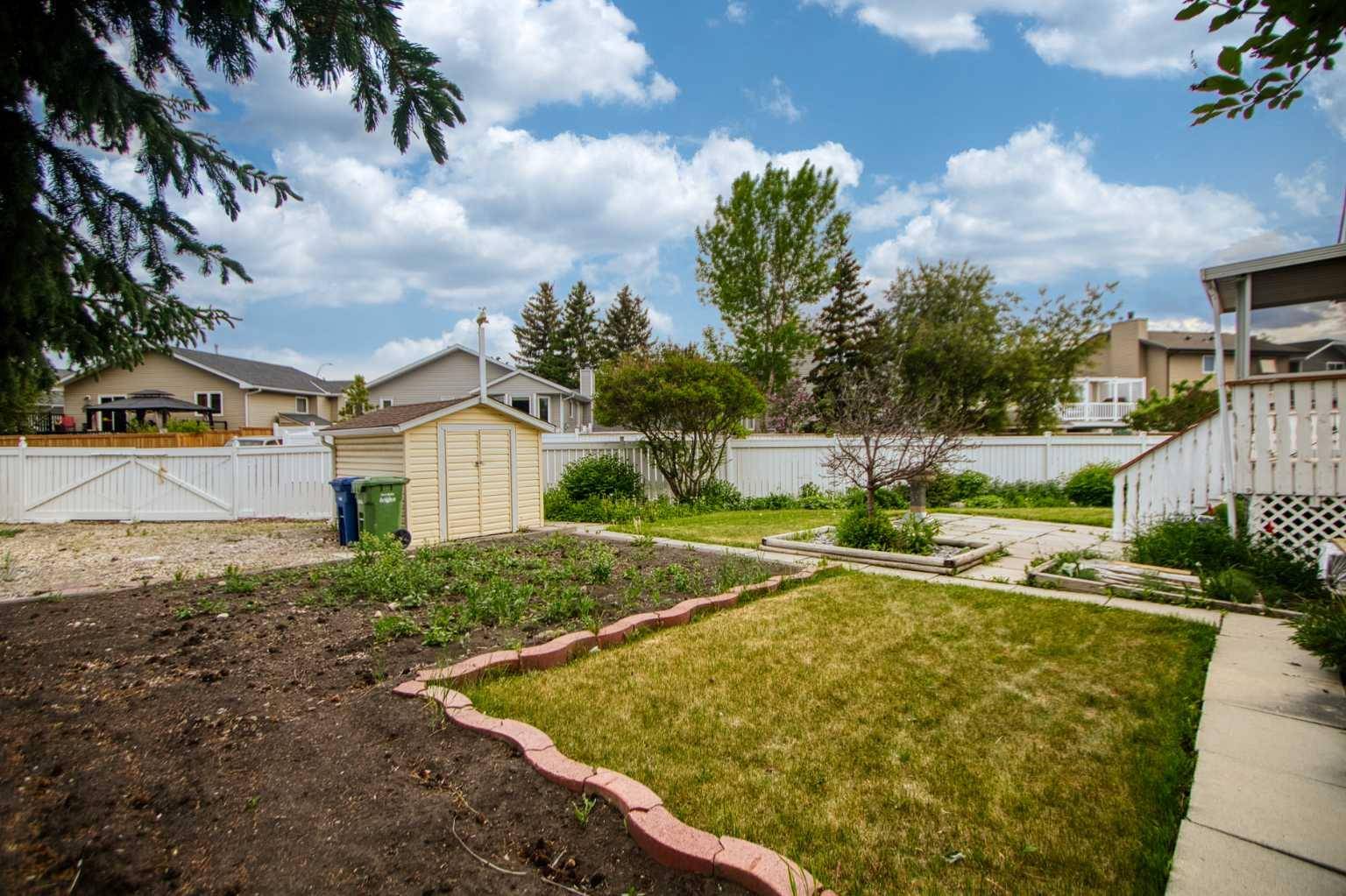 Airdrie, AB T4A 1S6,38 Tiller PL SE