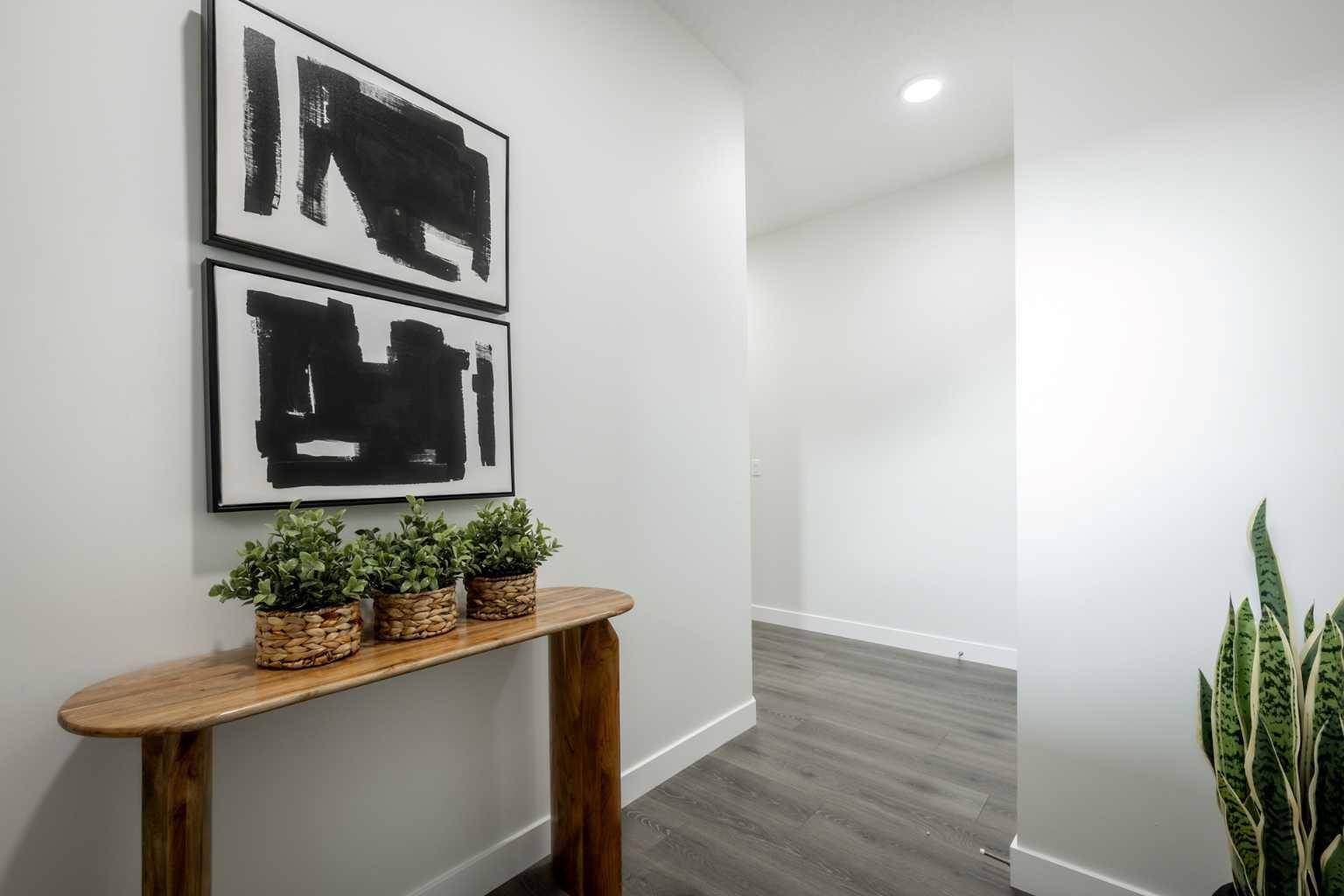 Calgary, AB T2A 7Y2,328 Belvedere DR SE