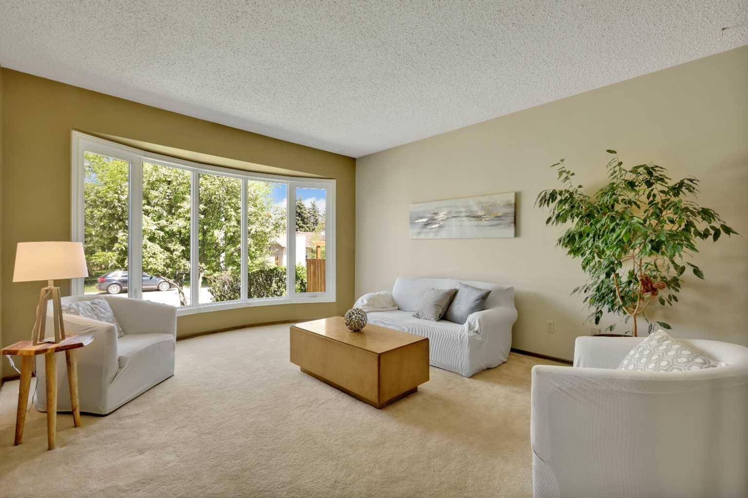 Okotoks, AB T1S 1L3,132 Woodburn CRES
