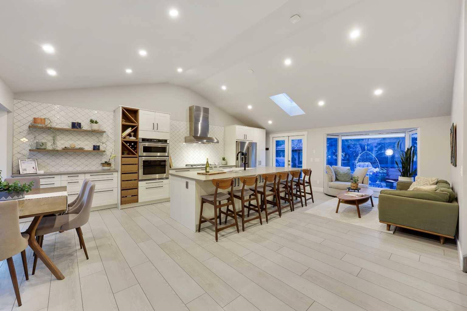 3224 Conrad DR NW, Calgary, AB T2L 1B4