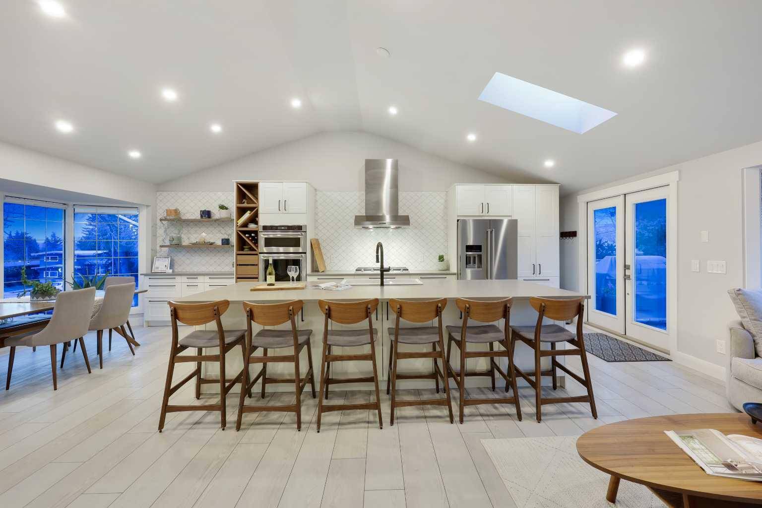 Calgary, AB T2L 1B4,3224 Conrad DR NW