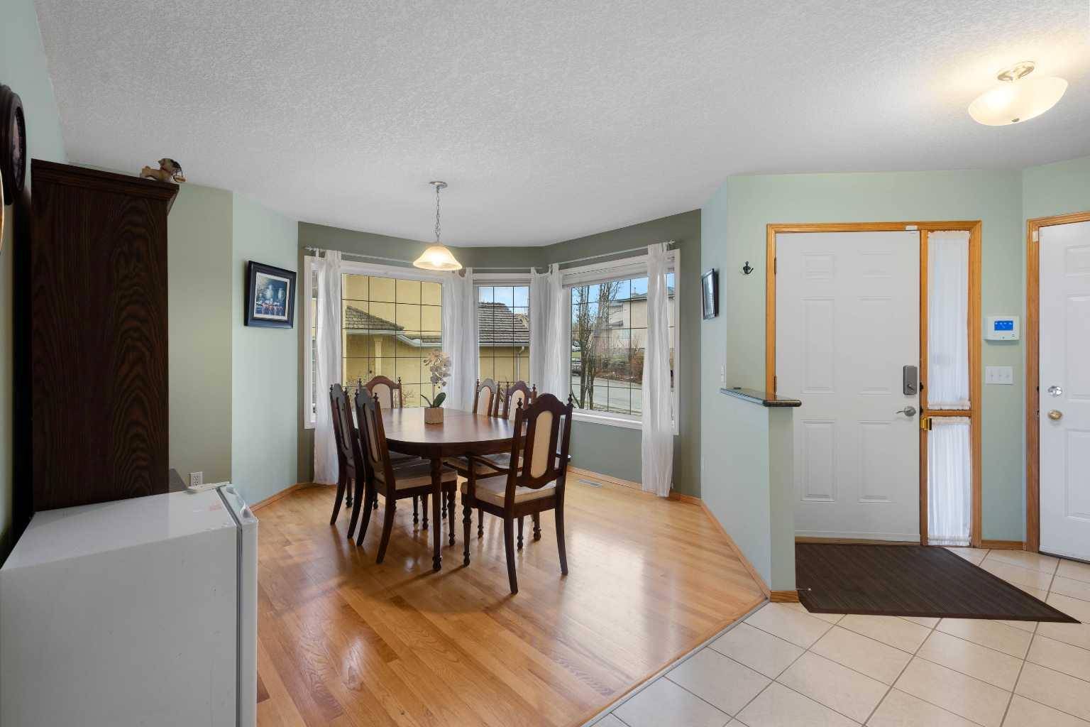 Calgary, AB T3A 5Y6,212 Hampstead GDNS Northwest
