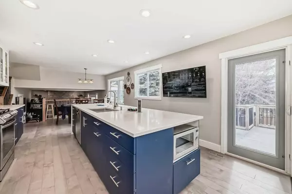 Calgary, AB T2V 4L6,119 Pump Hill Bay SW