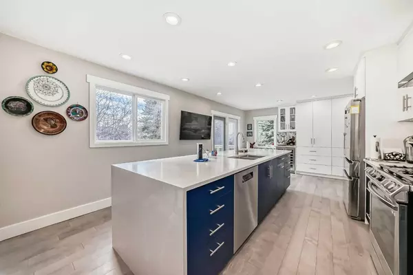 Calgary, AB T2V 4L6,119 Pump Hill Bay SW