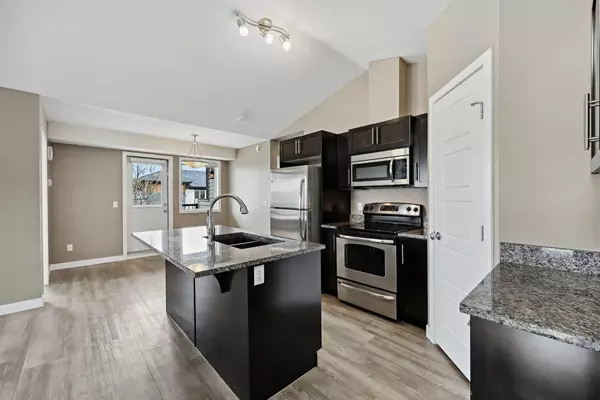 Airdrie, AB T4B 3S5,2781 Chinook Winds DR SW #10203