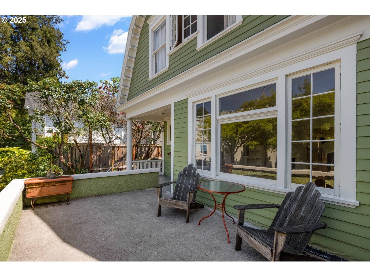 Portland, OR 97214,1316 SE ASH ST