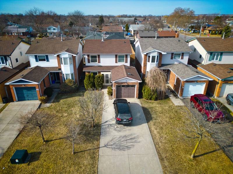 51 Dundee DR, St. Catharines, ON L2P 3S9