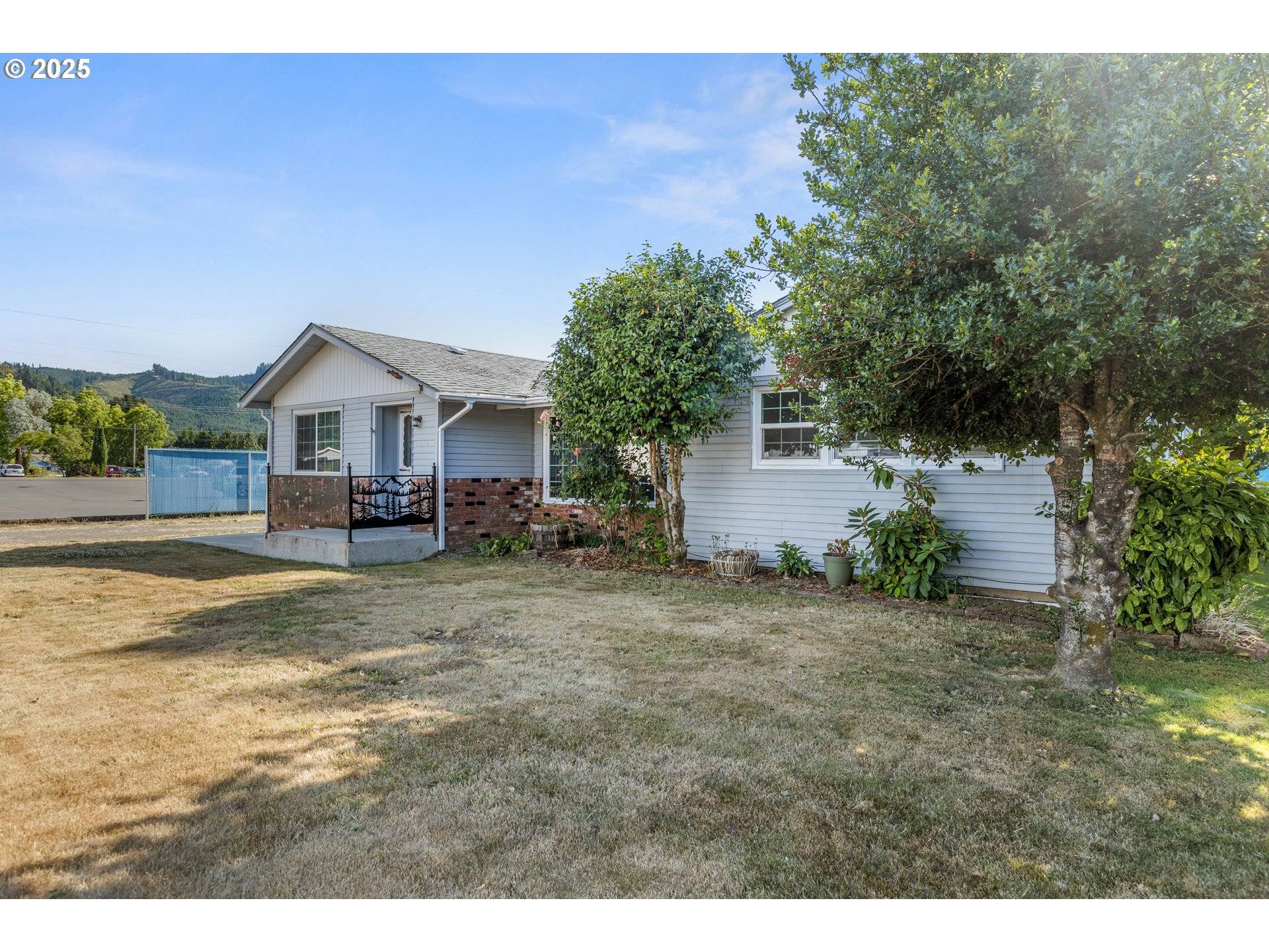 Sutherlin, OR 97479,119 TERRACE LN