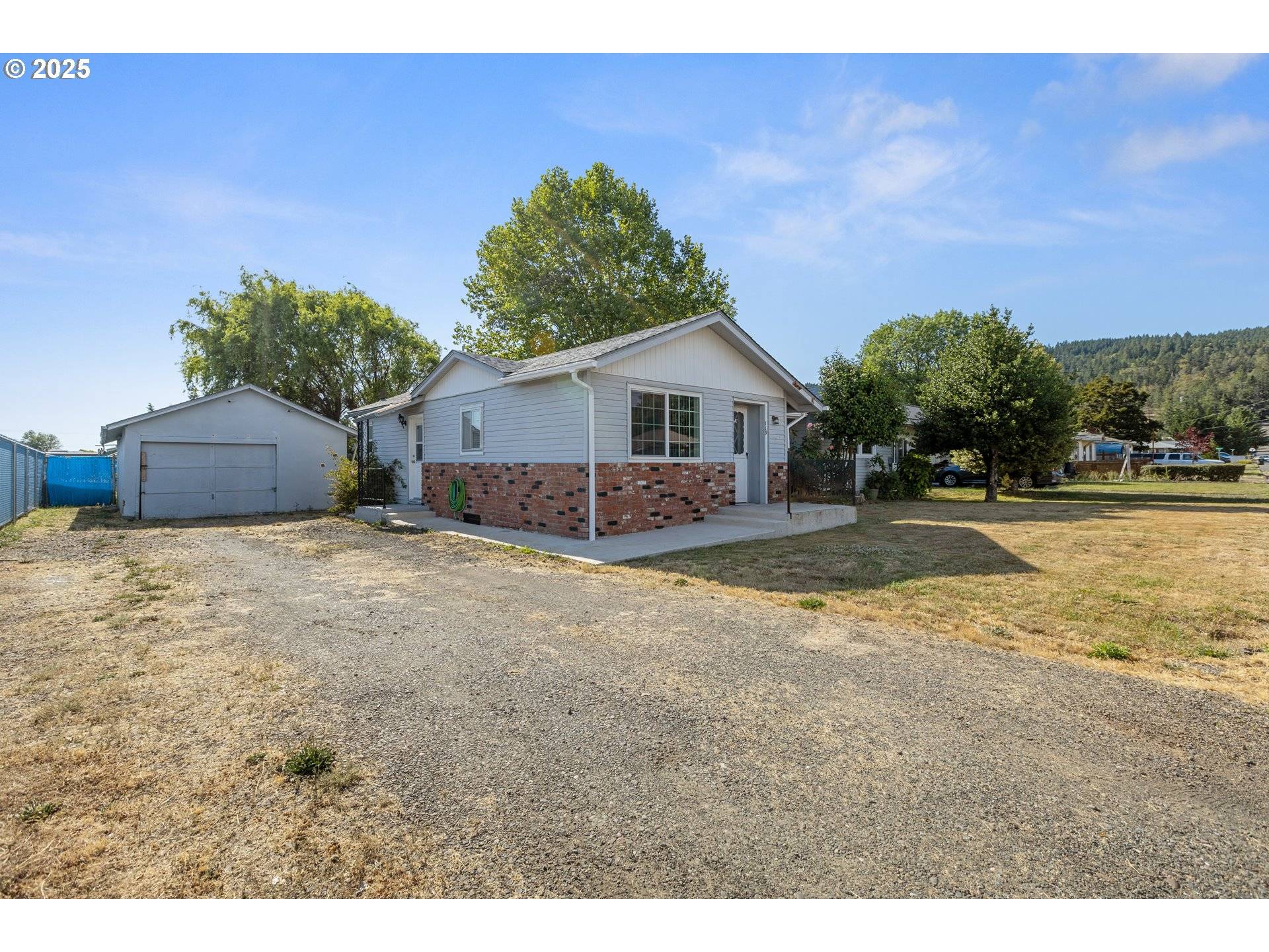 Sutherlin, OR 97479,119 TERRACE LN