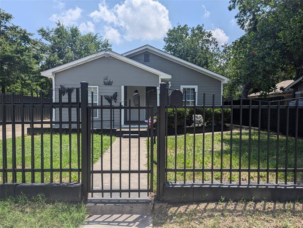 3108 BIDEKER Avenue, Fort Worth, TX 76105
