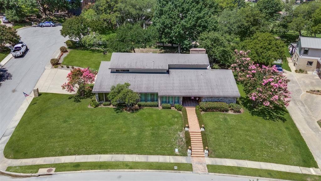 100 La Paz Court, Irving, TX 75062